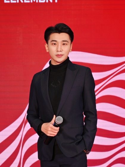 李卓 专业 主持人